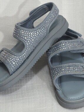 Silver Glitter Sandals – Size 4 USA / 36 EU / 23 MX